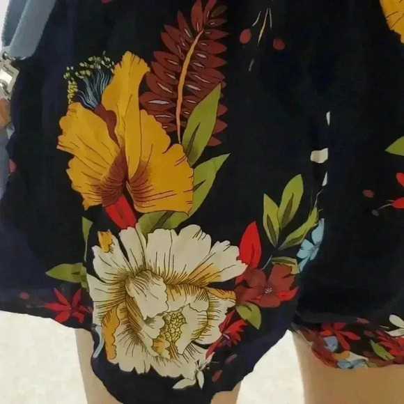 Shein shorts  - Picture 4 of 5